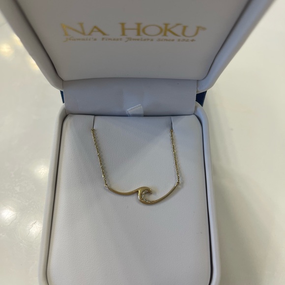 14KY Na Hoku Ocean Swell Diamond Pendant with a permanent attached 18” chain - Picture 2 of 3